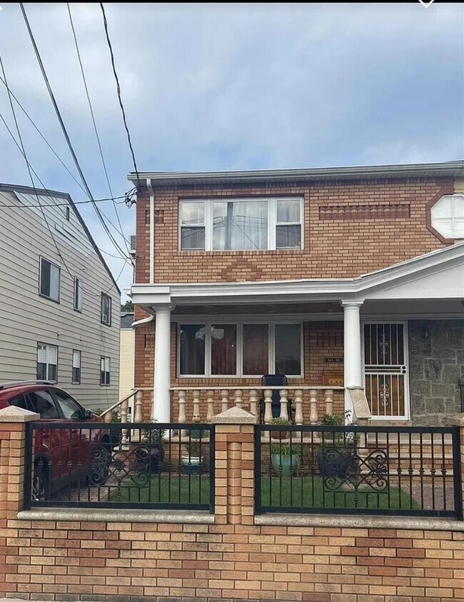 Primary Photo - 145-92-145224 224th St