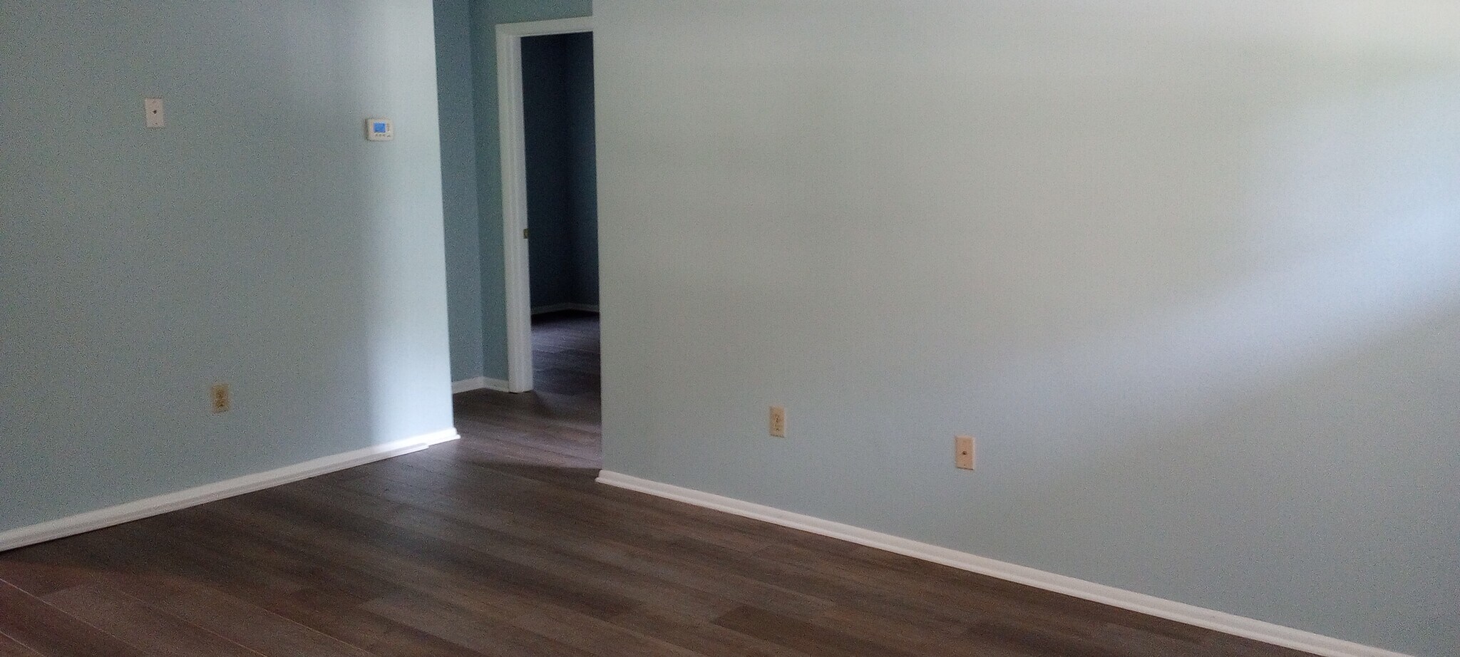 Into the hall - 105 Magnolia Dr
