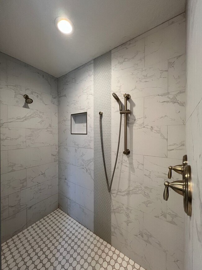 Building Photo - Executive Living