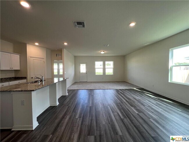 Building Photo - 4918 Jovian