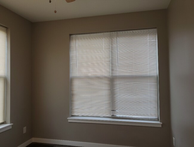 Building Photo - One Bedroom (Modified - ADA) near WWU Available Soon!