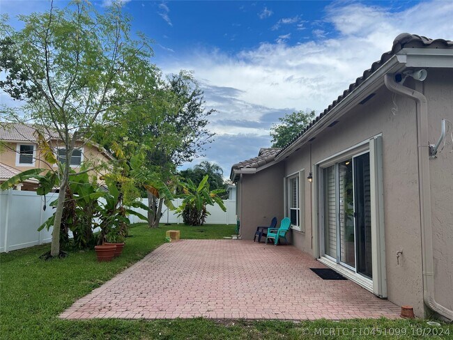Building Photo - 12725 NW 18th Ct