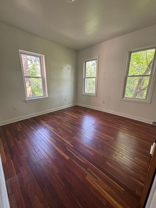 Building Photo - 4716 Woodland Ave