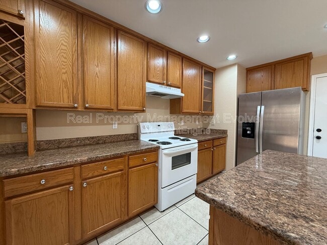 Building Photo - 8145 W Palo Verde Ave