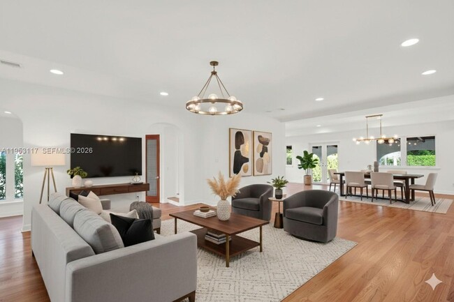 Building Photo - 527 SW 20th Rd