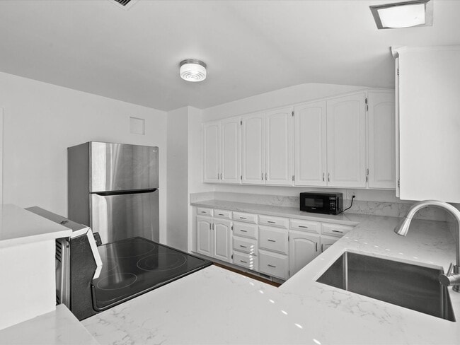 Building Photo - Perfect Remodeled Home in the Heart of Reno