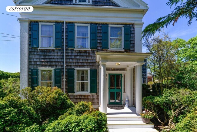 Building Photo - 2214 Montauk Hwy