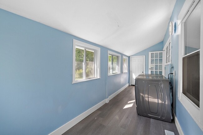 Building Photo - 86 Jackson Ave