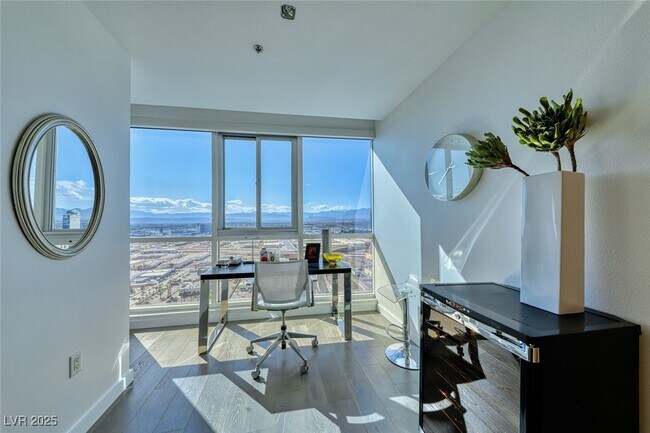 Building Photo - 4525 Dean Martin Dr