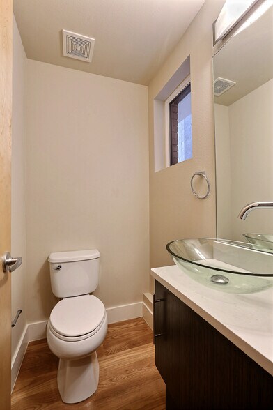Building Photo - 3036 Zuni St