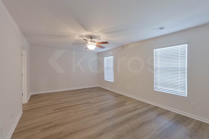 Building Photo - 112 Overstreet Way