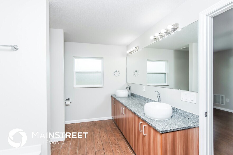 Building Photo - 3051 Fitzpatrick Ave