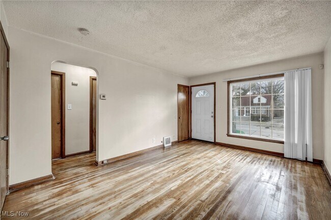 Building Photo - 10213 Dove Ave