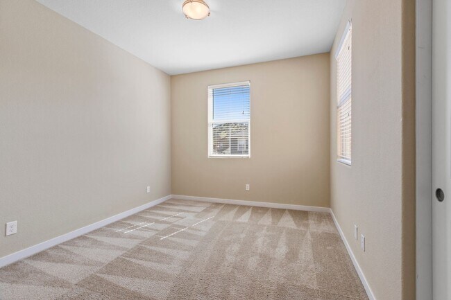 Building Photo - 20833 Grapevine Dr