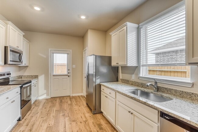 Building Photo - 7511 Tipton Meadow Way