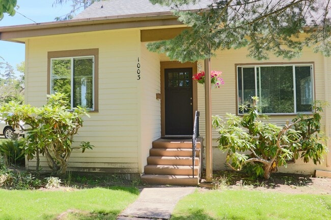 Building Photo - Exquisite 3 Bed, 1.75 Bath Home in Old Fai...