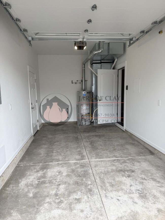 Building Photo - 1329/1331 Oppek St NE