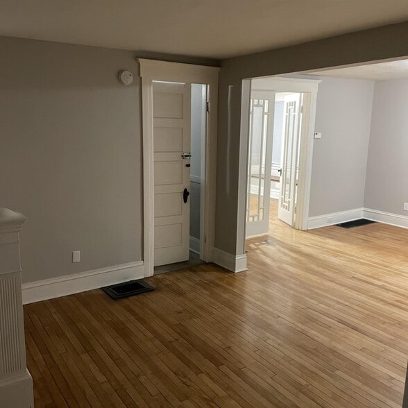 Building Photo - 102 Woodruff Ave