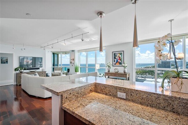 Building Photo - 101 S Fort Lauderdale Beach Blvd
