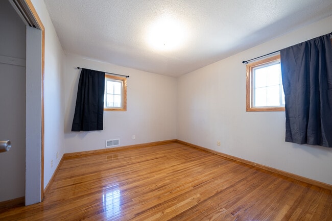 Building Photo - 3821 Clinton Ave