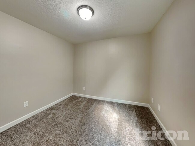 Building Photo - 321 Trail Crossing Ln