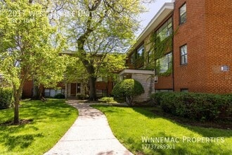 Building Photo - 2017 W Morse Ave