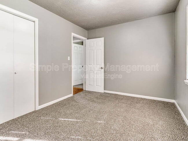 Building Photo - 10509 Greystone Ave