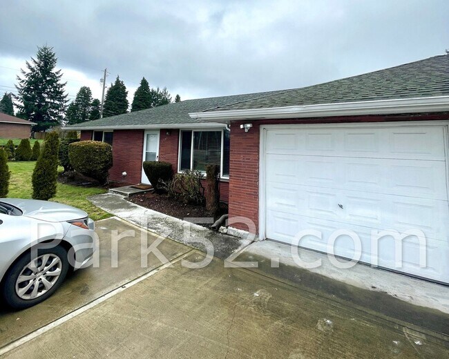 Building Photo - 2501 Bridgeport Way W