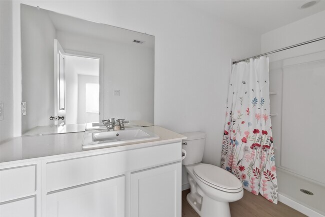 Building Photo - 3302 Hereford Dr