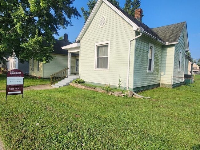 Building Photo - 2-3 Bedroom Home w/Large Kitchen - Section 8 Welcome & Pets Negotiable!