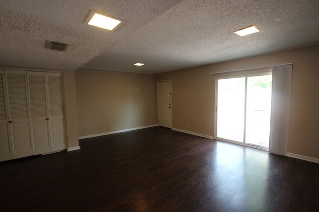 Building Photo - Delmar Dr. 2510/2512