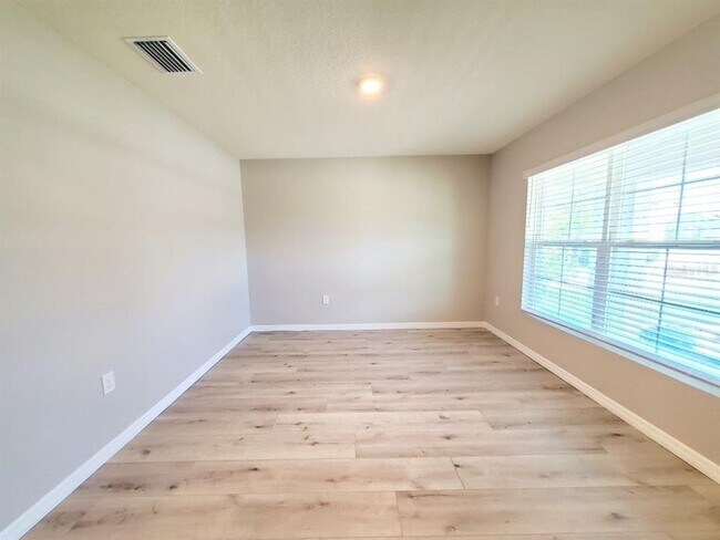 Building Photo - 1014 Golden Shiner Ave