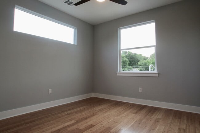 Building Photo - 6911 Meador Ave