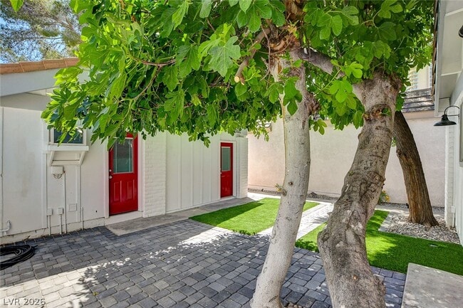 Building Photo - 2999 Bel Air Dr