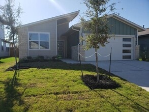 Building Photo - 205 Tequilana Pass