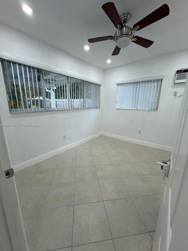 Building Photo - 11840 SW 81st Rd