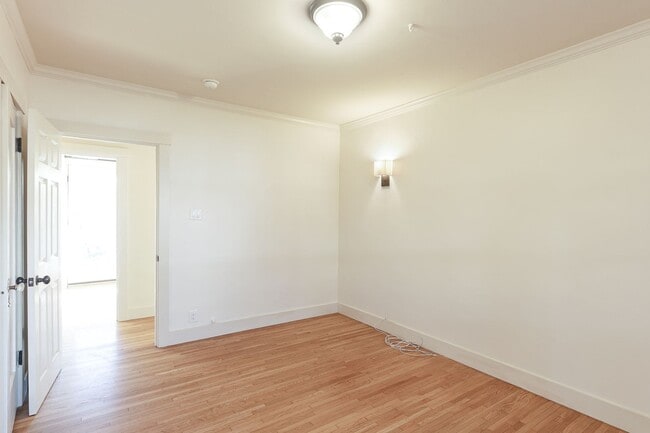 Building Photo - 3-Bed + 2-Bath Home | Midtown Ventura | Unfurnished