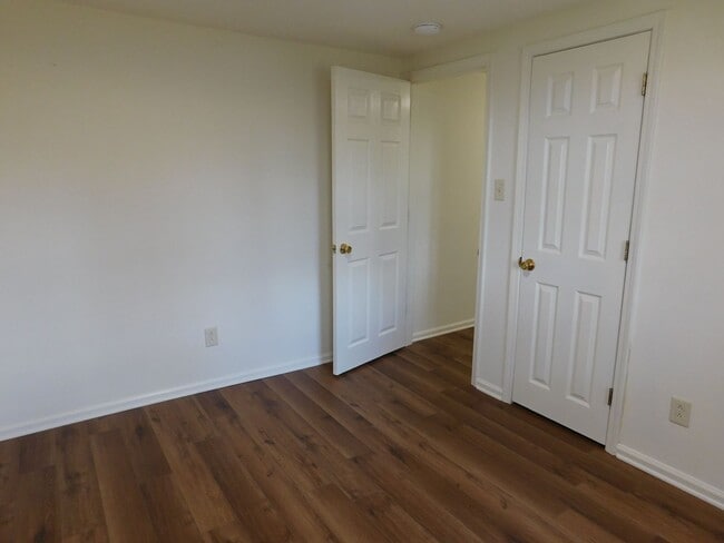 Building Photo - 421 Church Rd