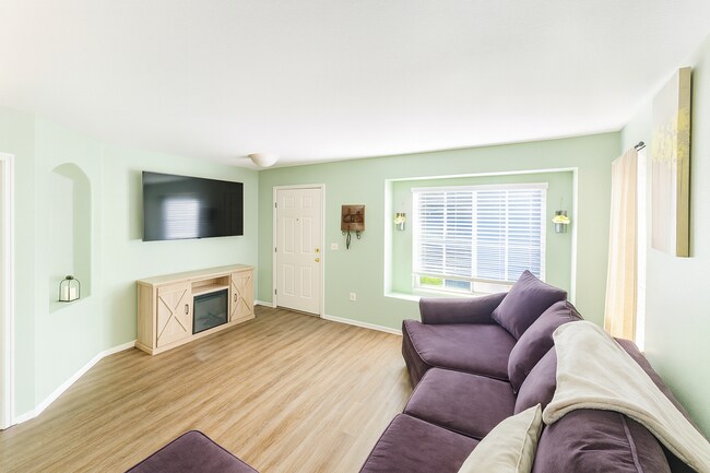 Building Photo - Stunning 5-Bedroom Home in the Heart of Pa...