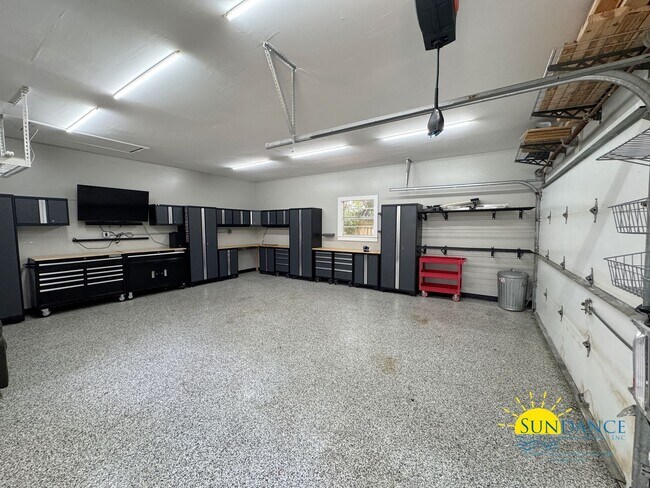Building Photo - Fully renovated 3 Bedroom Home in Fort Wal...