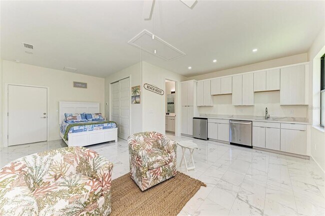 Building Photo - 7161 Manasota Key Rd