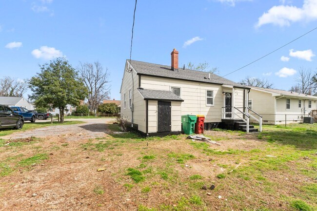 Building Photo - Charming 2-bedroom, 1 bath