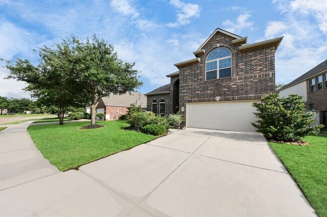 Building Photo - 28523 Pleasant Forest Dr