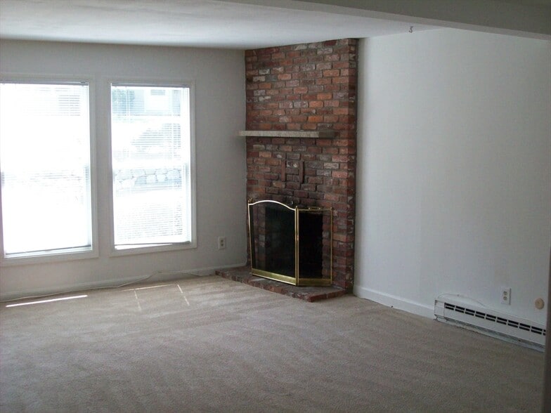 Building Photo - 15 Hines Ct