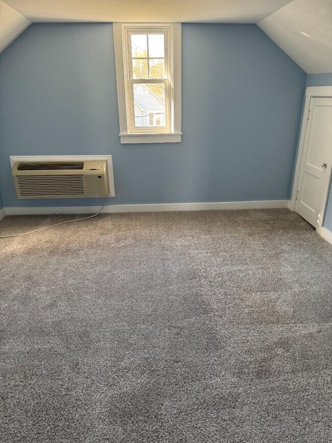 Building Photo - 226 Cumberland Dr