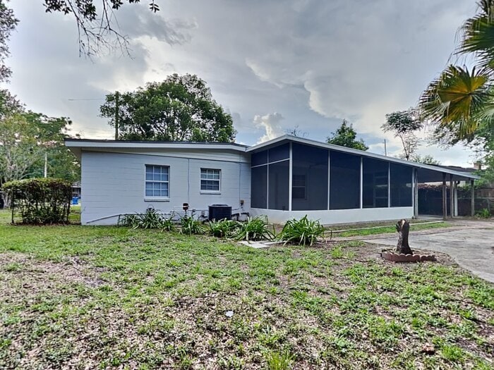 Building Photo - 10567 Dove Ln