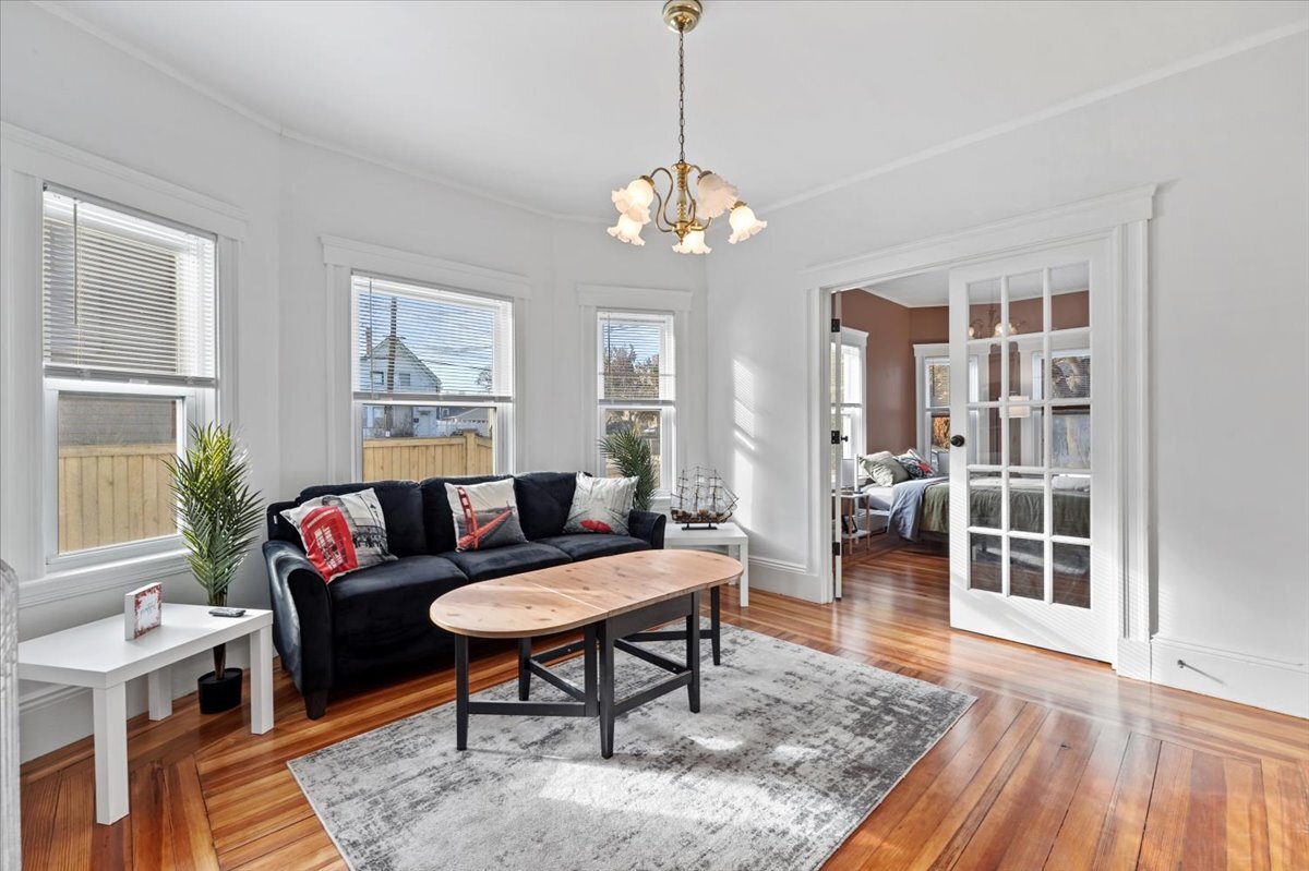 Building Photo - 9 Wilshire St