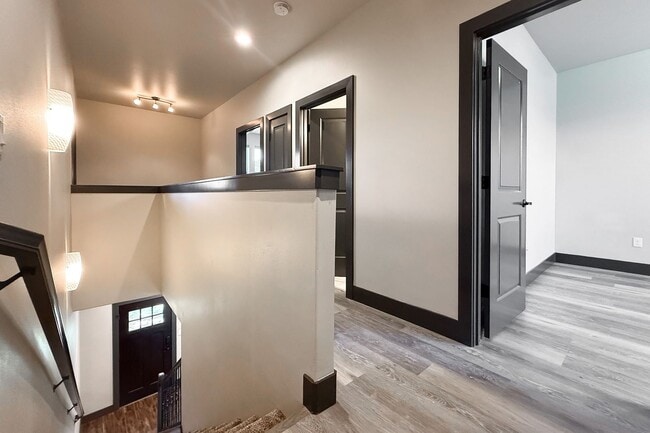 Building Photo - Beautiful 4-Bedroom House with Large Backy...