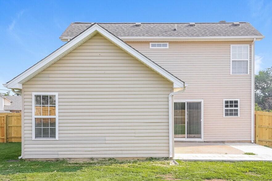 Building Photo - 805 Stone Flower Ct