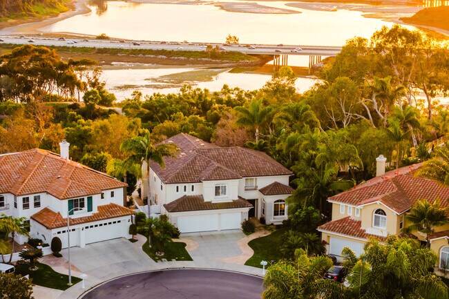 Building Photo - 7373 Elegans Pl